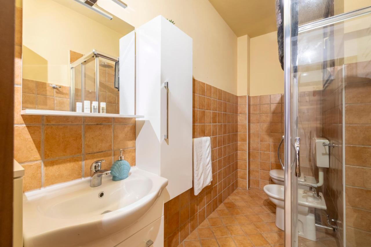 Leonardo Academy In 5' - Parcheggio Gratis - Laghi & Wi-Fi Apartment เซสโต คาเลนดิ ภายนอก รูปภาพ